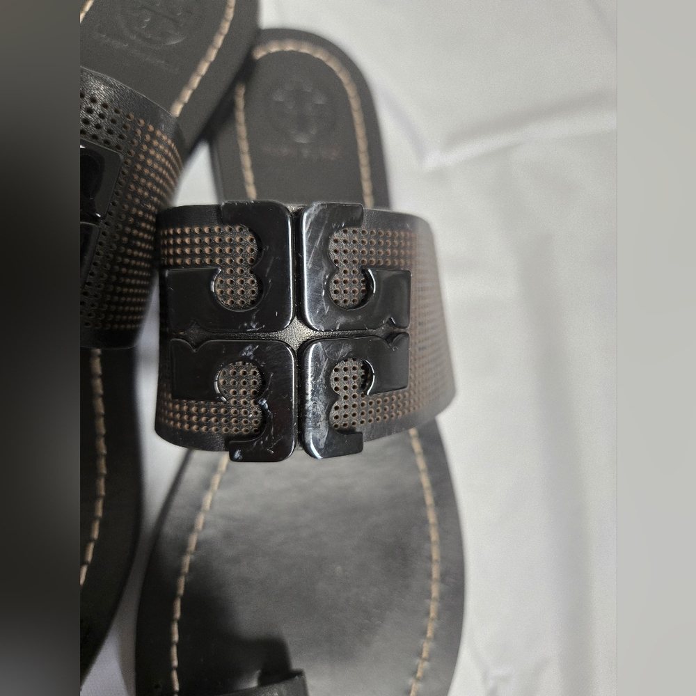 Tory Burch Sandals. - Picture 9 of 10
